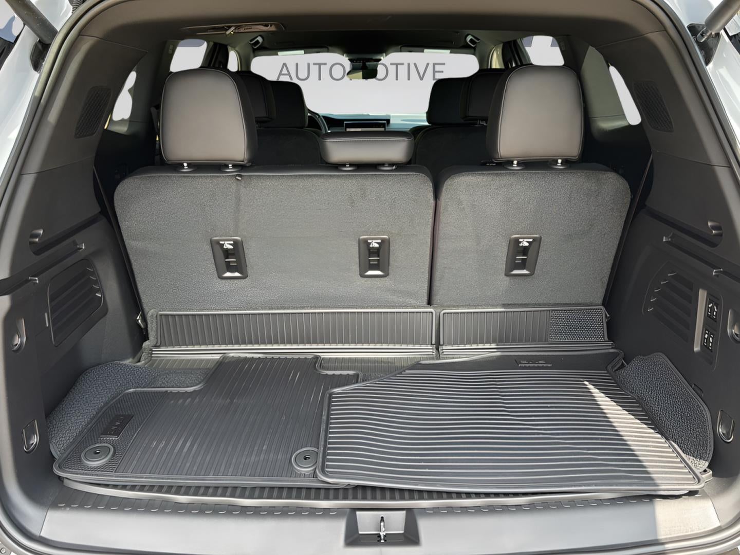 2026 GMC Acadia FWD Denali