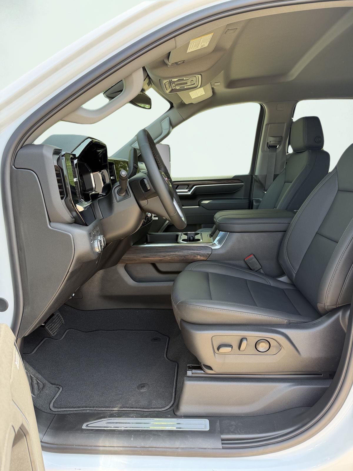 2026 GMC Sierra 2500HD SLT