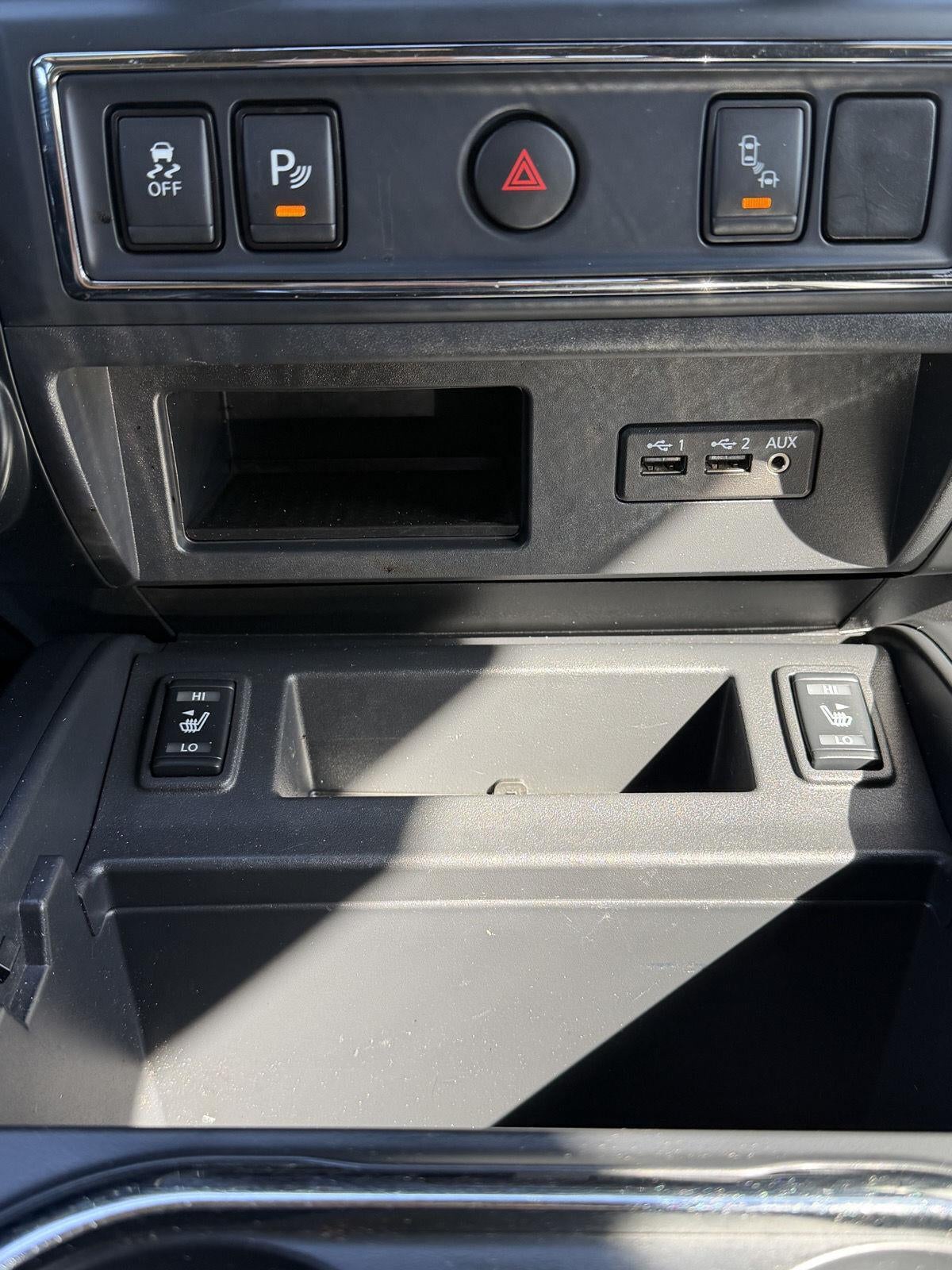 2019 Nissan TITAN SV