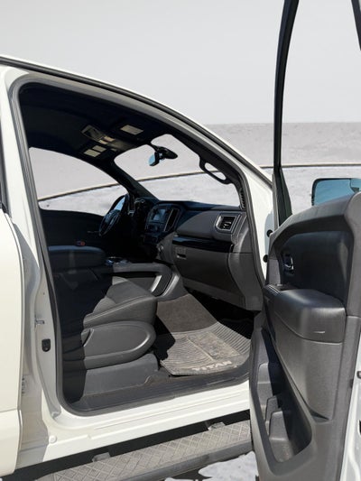 2019 Nissan TITAN SV