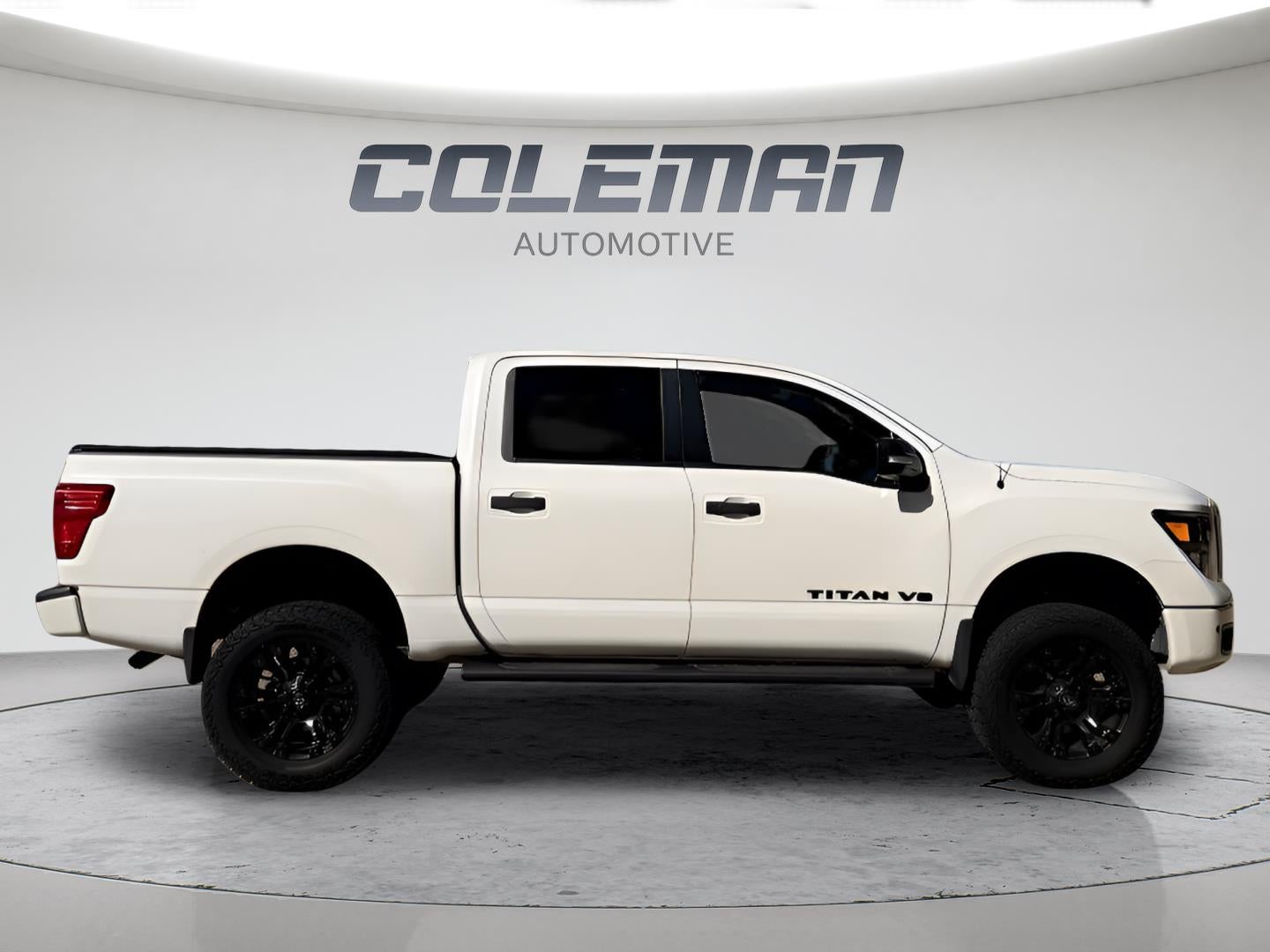 2019 Nissan TITAN SV