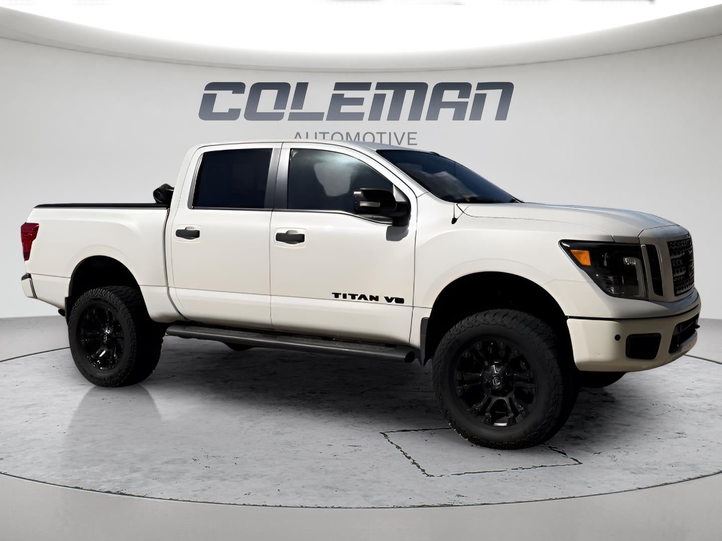 2019 Nissan TITAN SV