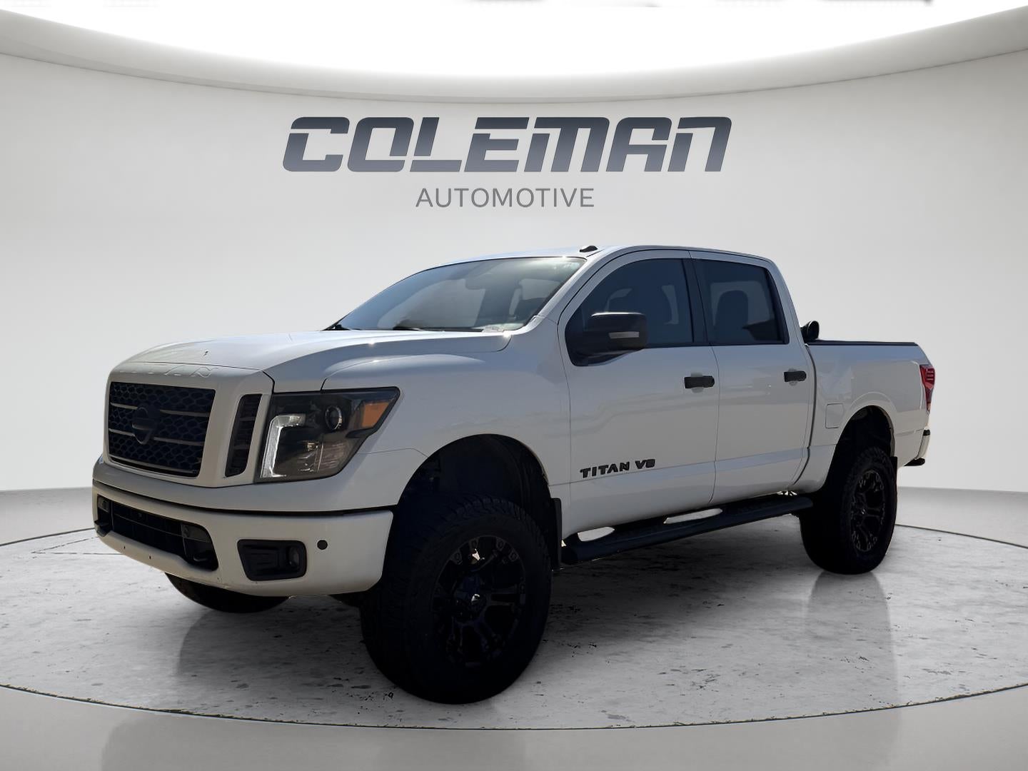 2019 Nissan TITAN SV