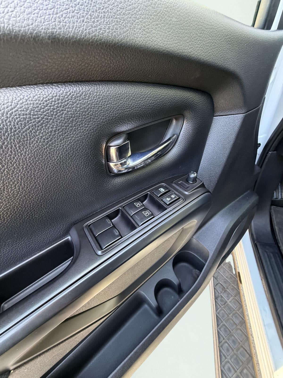 2019 Nissan TITAN SV
