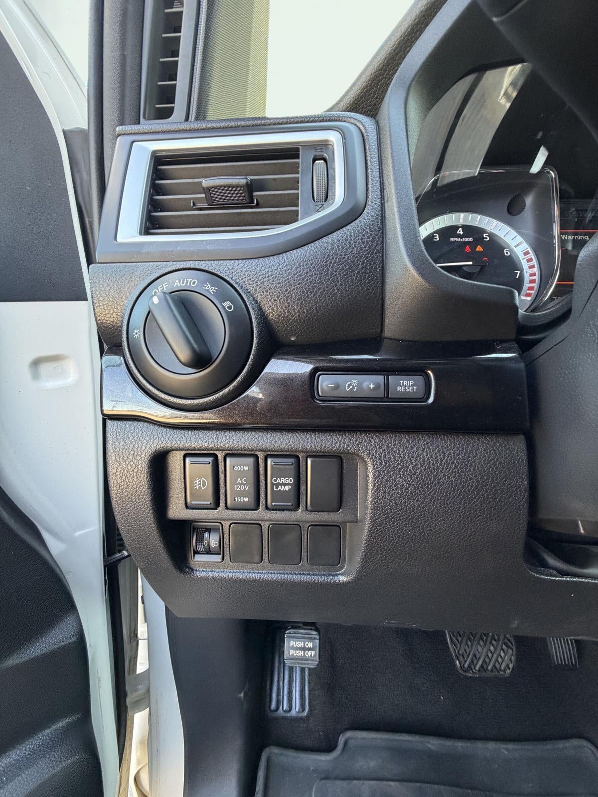 2019 Nissan TITAN SV